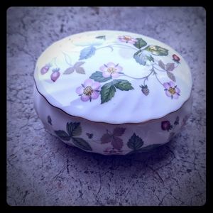 Cute Wedgwood china box